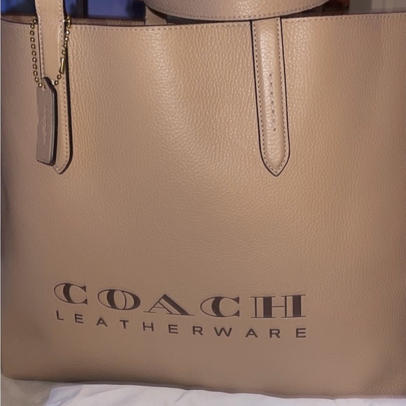 New Coach Leatherware Classic Reversible Large Taupe/Beige Tote w/Dustbag - Picture 3 of 16